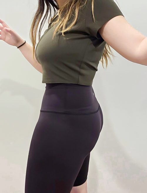 Side view after photo of jesscoco with flatter waistline after abdominal liposuction at Lesarts in Korea