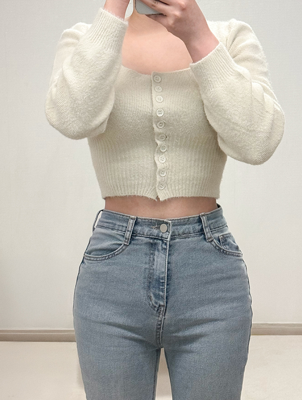 After abdominal liposuction of Lucia00 in Korea—flat stomach and defined sides from front view.